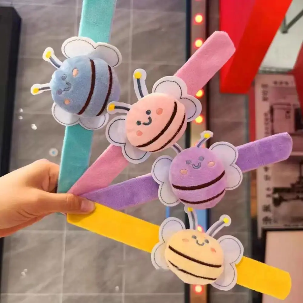 PP Cotton Bee Slap Bracelets Hand Ring Simulation Stuffed Huggers Slap Toy Wrist Style with Clap Circle Bee Plush Wrist Band