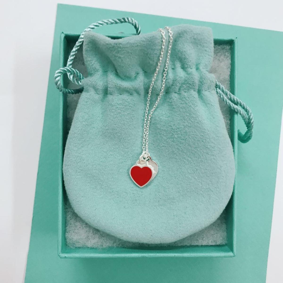 Unisex Anti-Tarnish Dual Hearts Charm Necklace Pendant - Long, Layerable, Sleek Highly Reflective Surface, Versatile Style, Ideal for Daily Outfits, Perfect Gift for Loved Ones, Trending Fashion Accessory