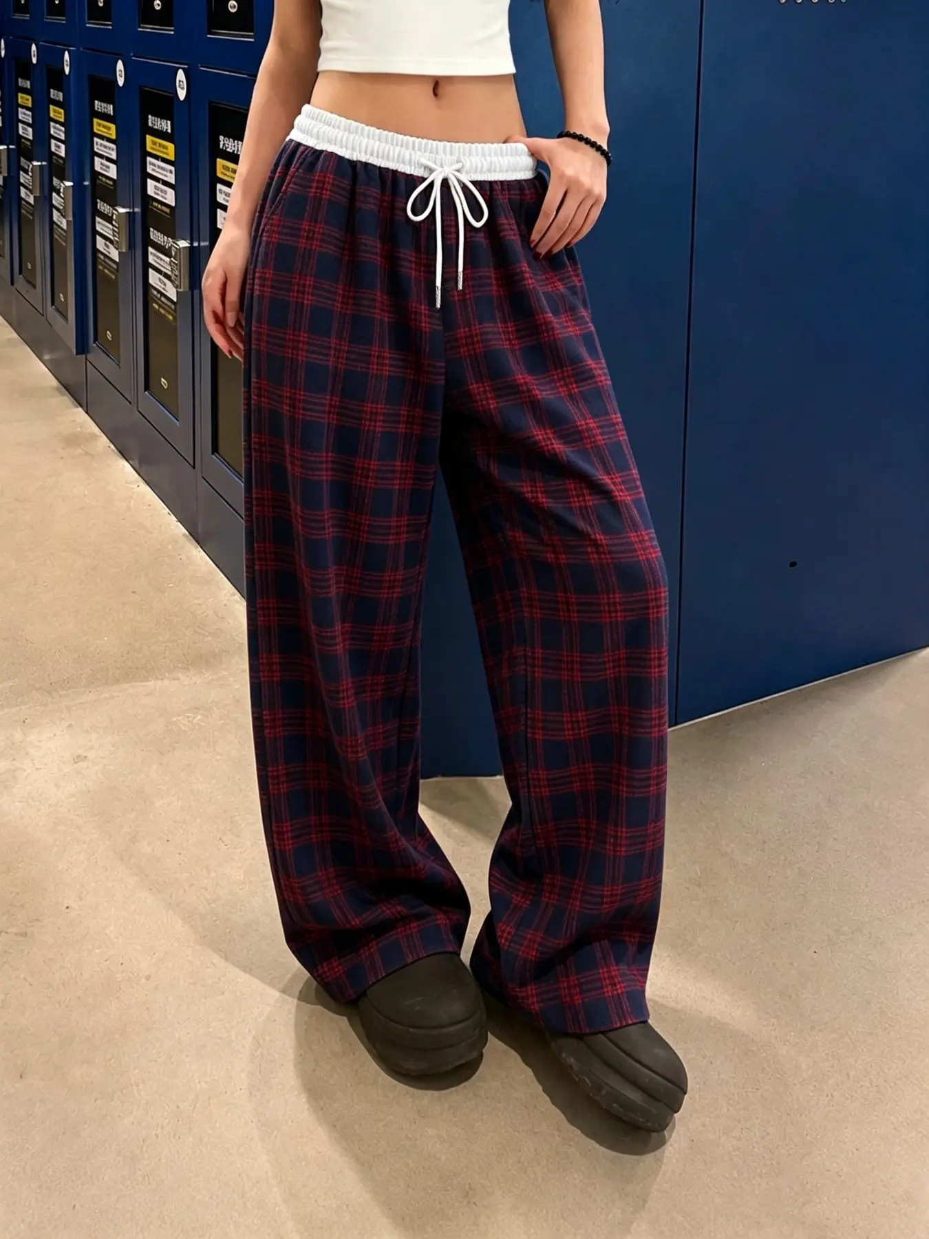 Y2K Plaid Wide Leg Pants for Women, Loose-Fitting Elastic Waist, Casual Street Style, Long Trousers with Side Pockets