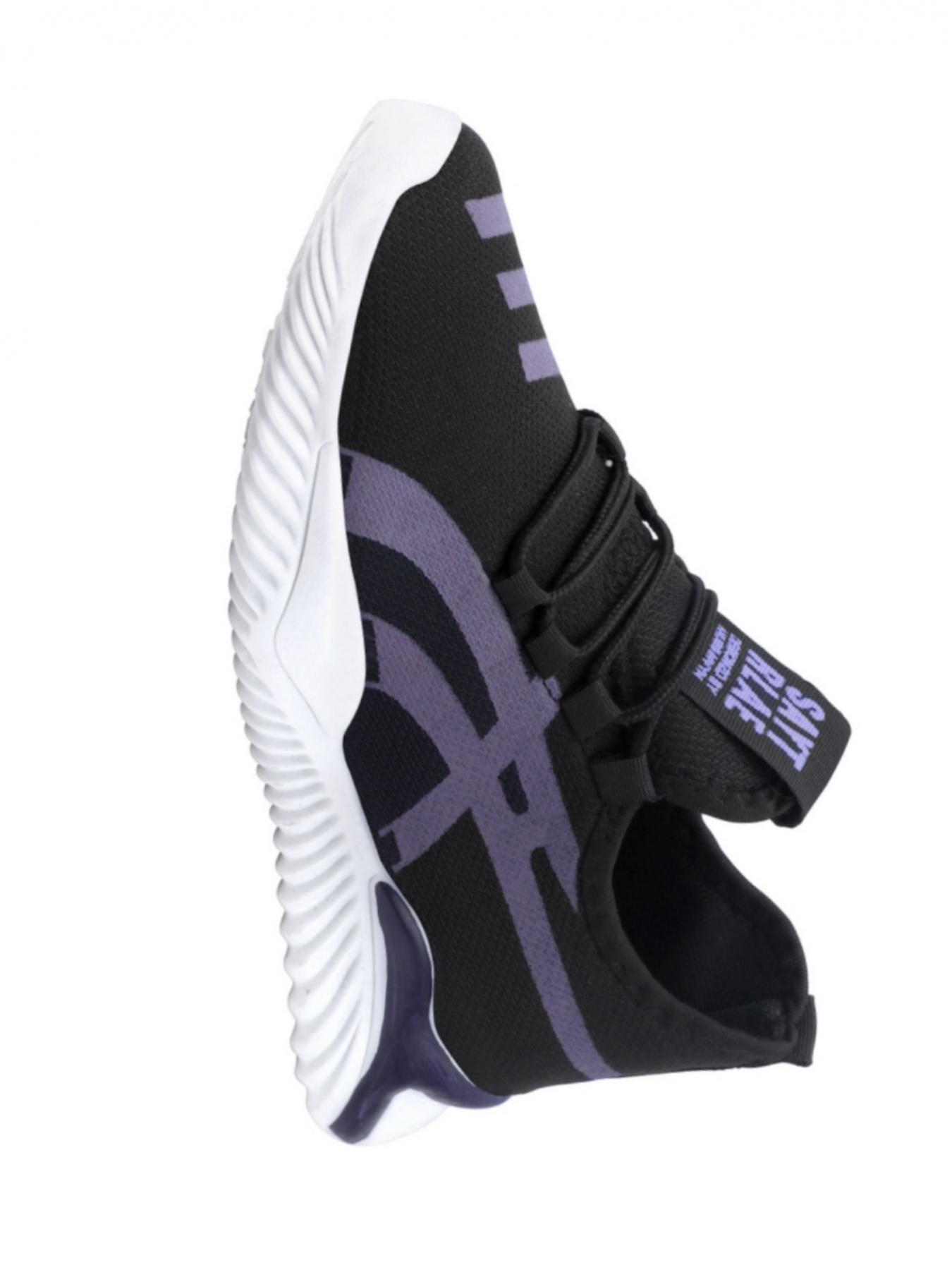 Men's casual sports shoes, with lightweight mesh material wrapping, stylish and eye-catching contrasting decorations, lace up style that fits the foot shape, simple and versatile color matching, preferred for daily commuting and casual sports wear