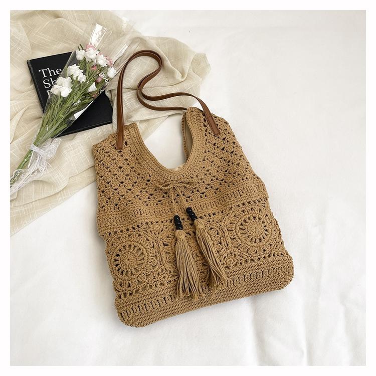 Women's Bohemian Straw Bag, Summer Beach Resort Shoulder Tote, Large Capacity, Hollow Out Design, Fringe Detail, French Style, Commute Friendly