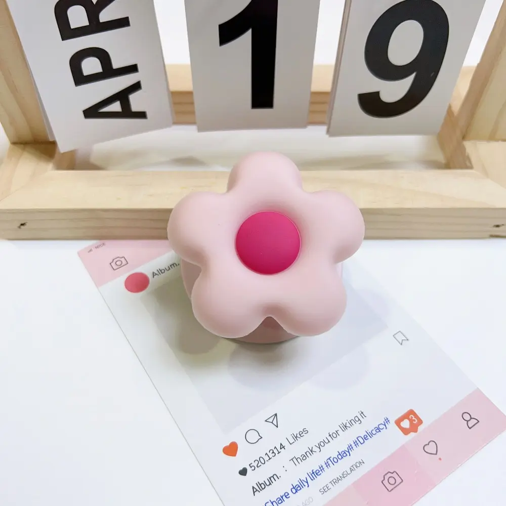 The new flower-shaped liquid silicone magnetic stand is suitable for daily desktop use with various mobile phone models Phone Bracket Holder