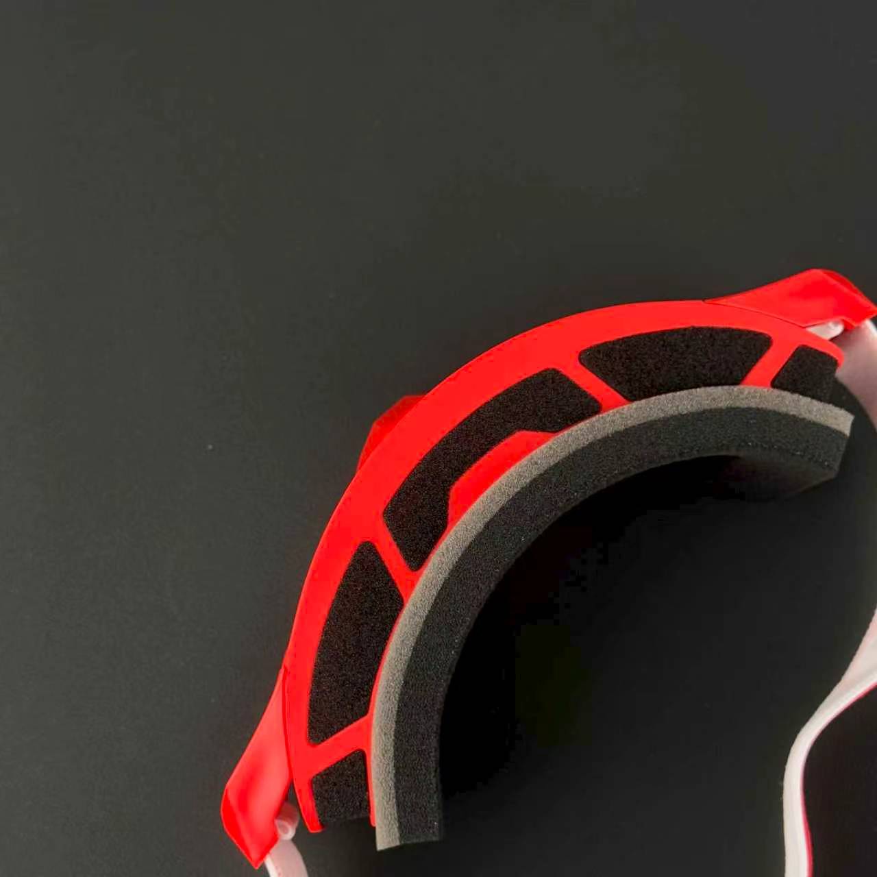 All-Season Motocross Goggles: Scratch-Resistant, Dustproof, UV-Protective, Adjustable Fit for ATV, Dirt Bike, Snowmobile & Off-Road Riding - Perfect Gift for Adults & Teens