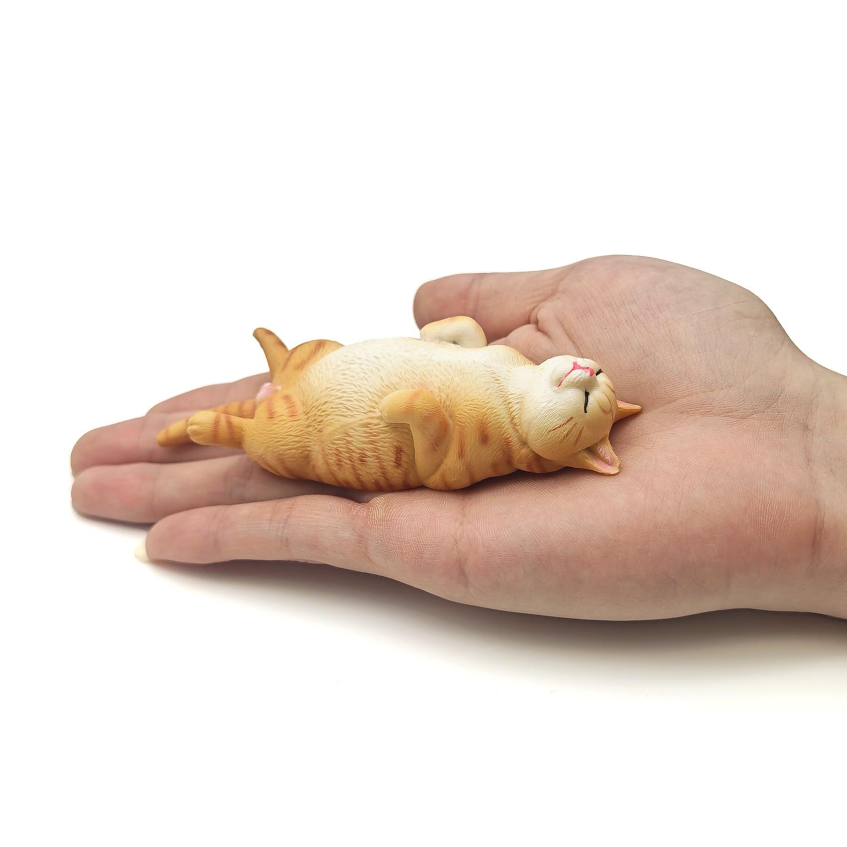 Sleeping Cat Statue Mini Animal Model, Solid Simulation Sculpture, Perfect for Home Decor, Farm Decoration, Birthday Gift