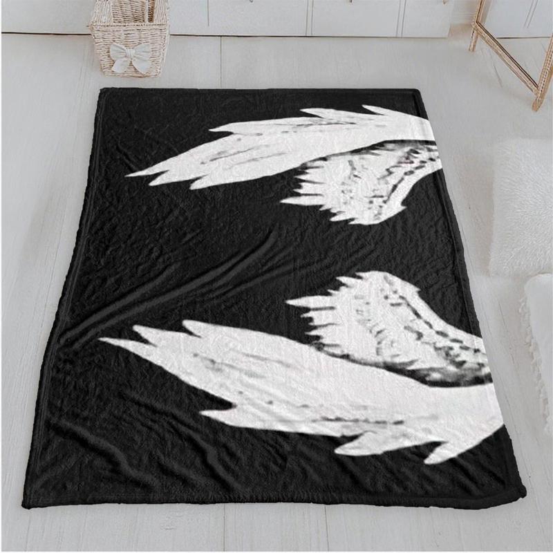 1 piece White feather angel wings design themed flannel blanket - Oversized fluffy warm sofa blanket, flannel for beds, all-season multi-purpose, modern style, machine washable, digital print design, 100% polyester, suitable for sofa, bed, travel