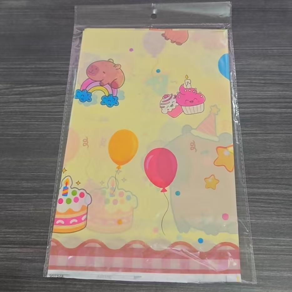 Kapybara Theme Rectangular Disposable Tablecloth, Outdoor Picnic Table Cover, Oil proof, Decorative Polyethylene, Suitable for Birthday Parties, Weddings, Camping and Catering, Baby showers, Christmas, Halloween