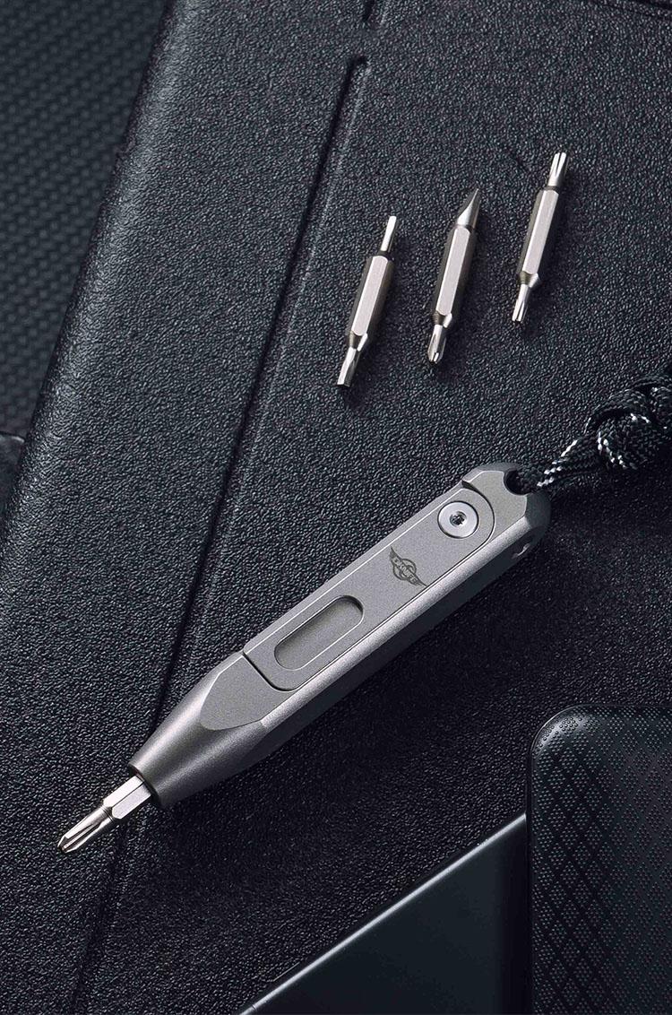 Otacle D1 EDC Titanium Multi-Bit Pocket Screwdriver, 8 in 1 Mini Screwdriver Set Magnetic Repair Multitool