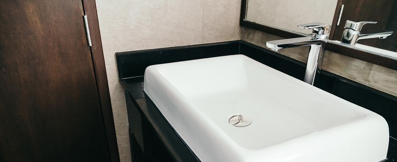 Hibbent 6 Pieces Drain Stopper, Rubber Kitchen Sink Drain, Sink Stopper Drain Plug with Pull Ring for Kitchen, Bathtub, Bathroom and Laundry Sink in 6 Different Sizes, White