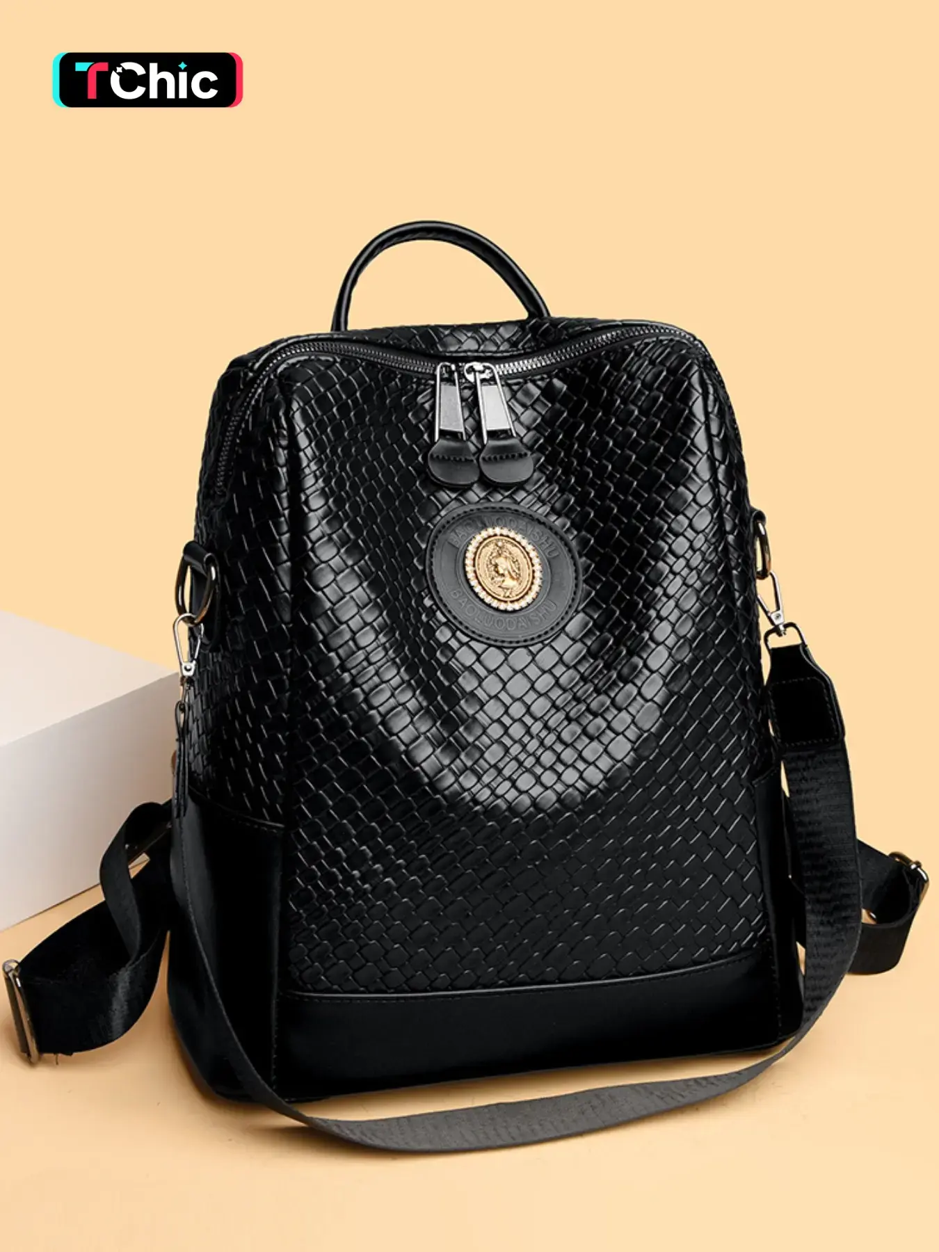 New Black Snake-Patterned Luxury Women's Backpack Metal Logo-Decorated Handheld Backpack Stylish Casual Daypack Ideal for Daily Commuting, Workplace, and Casual Outings Casual Travel Backpack Casual Lightweight Backpack Casual Daypack Backpacks
