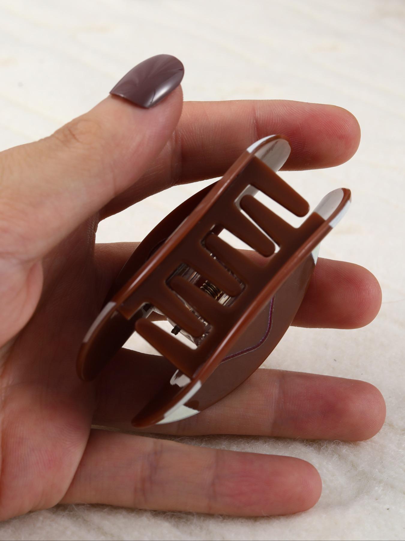 Football Shaped Hair Claw, Casual Sporty Hair Accessories for Women & Girls, Minimalist Personalized Headwear Suitable for Thick Hair