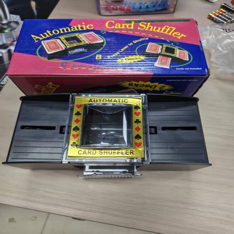 Automatic Shuffling Machine with Battery, Poker Card Dealer, Compatible with 2/4/6 Decks, Requires 4 Aa Batteries, Ideal for Gaming