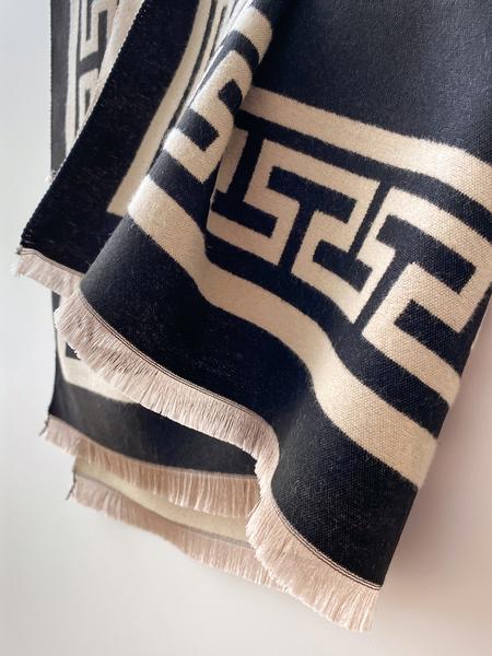 Geometric Print Textured Blanket Scarf with Fringe Trim, Soft Warm Shawl for Fall & Winter, Fashion Accessory for Women & Girls