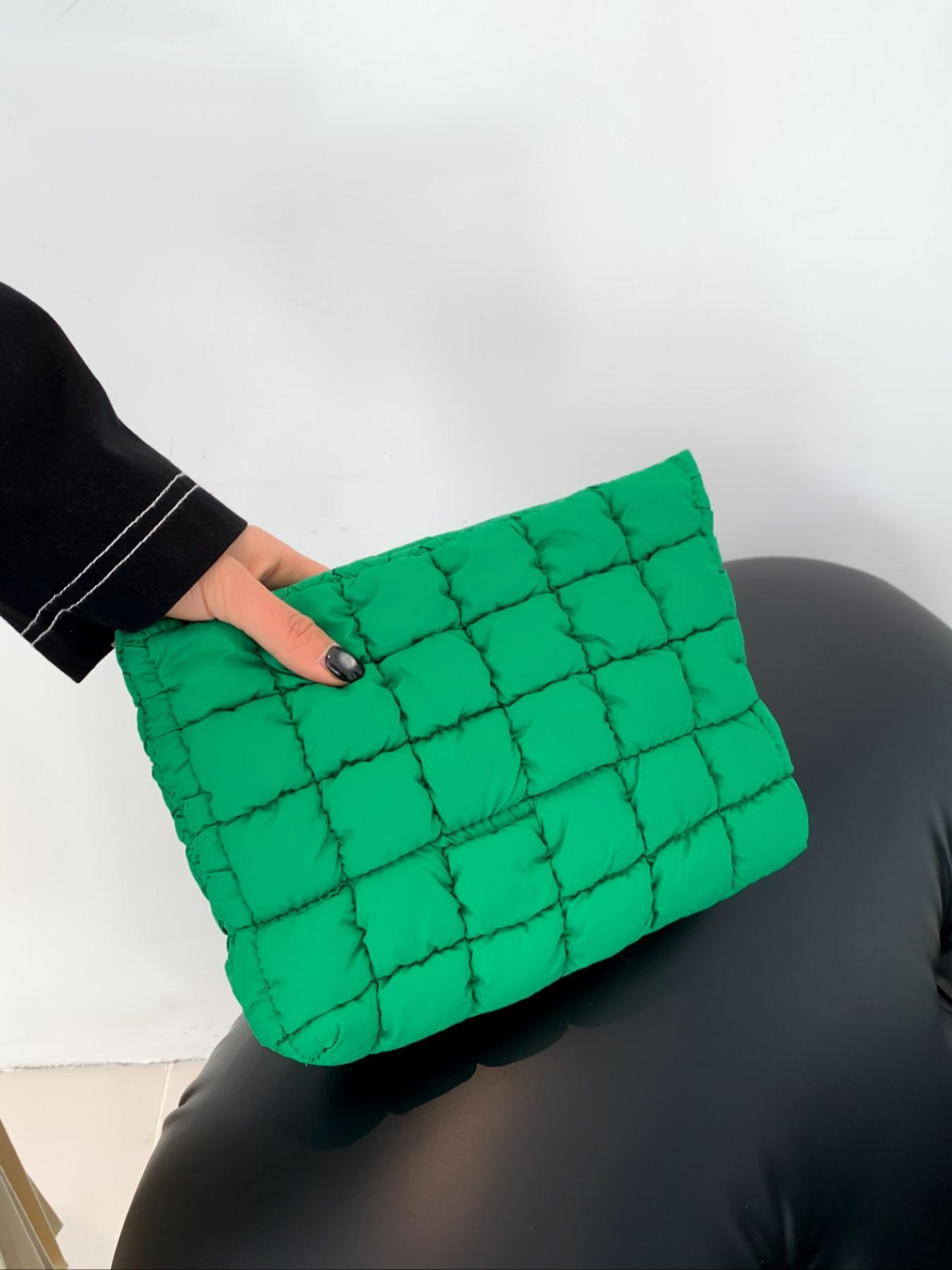 Solid Color Quilted Design Clutch, Large Capacity Travel Storage Bag with Zipper, Portable Travel Storage Bag for Women & Girls