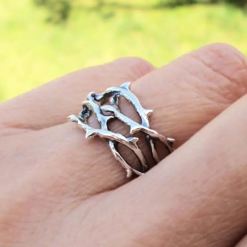 Vintage Barbed Wire Design Statement Ring Thorns Ring for Gothic Punk Jewelry