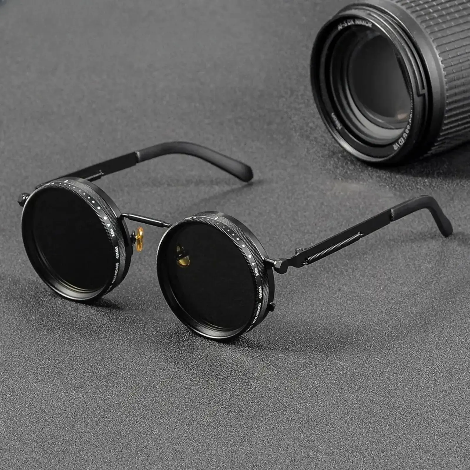 Cyberpunk Adjustable Dimming Sunglasses - Retro Round Polarized Smart Photochromic Shades for Men & Women, Y2K Techwear Aesthetic Sunnies for Outdoor Streetwear & Festivals