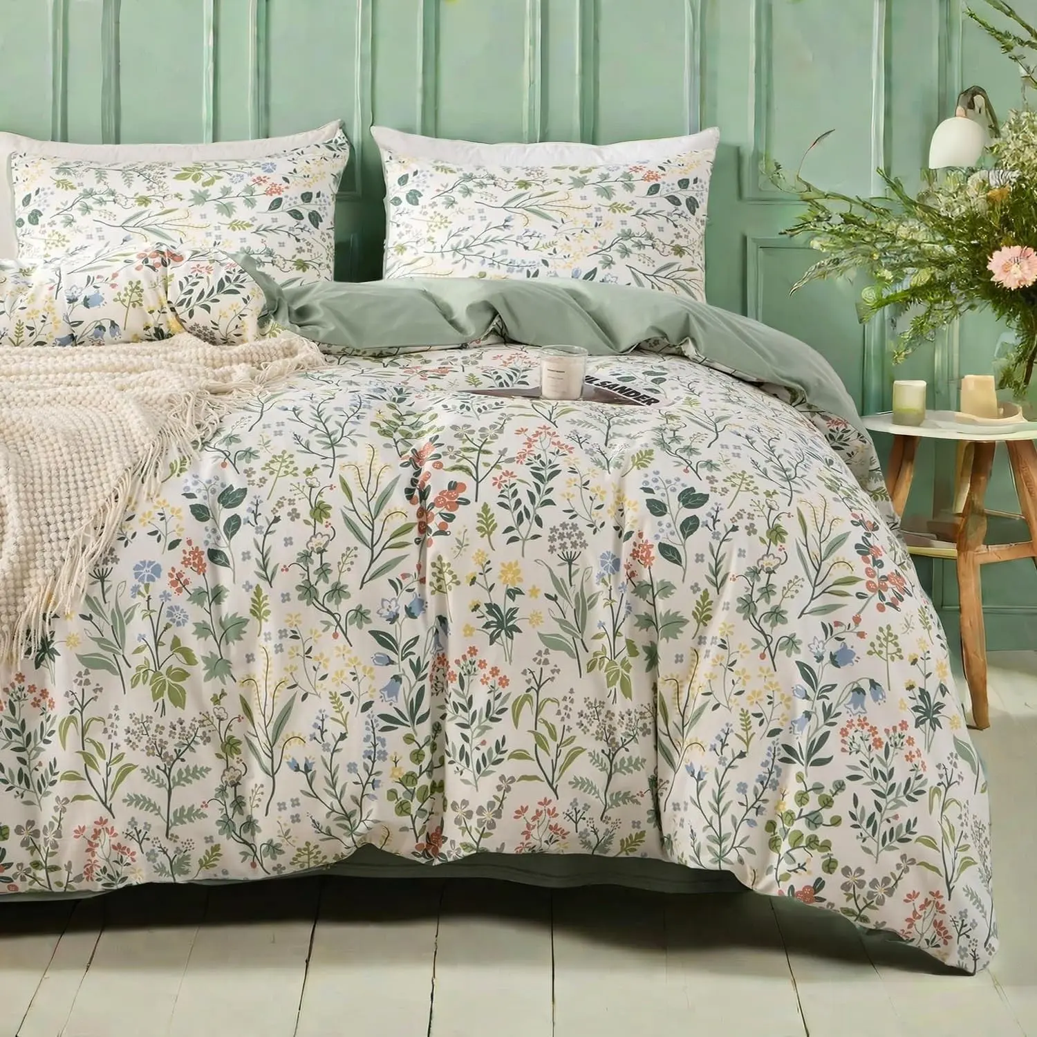 04 - White/Sage Green Floral