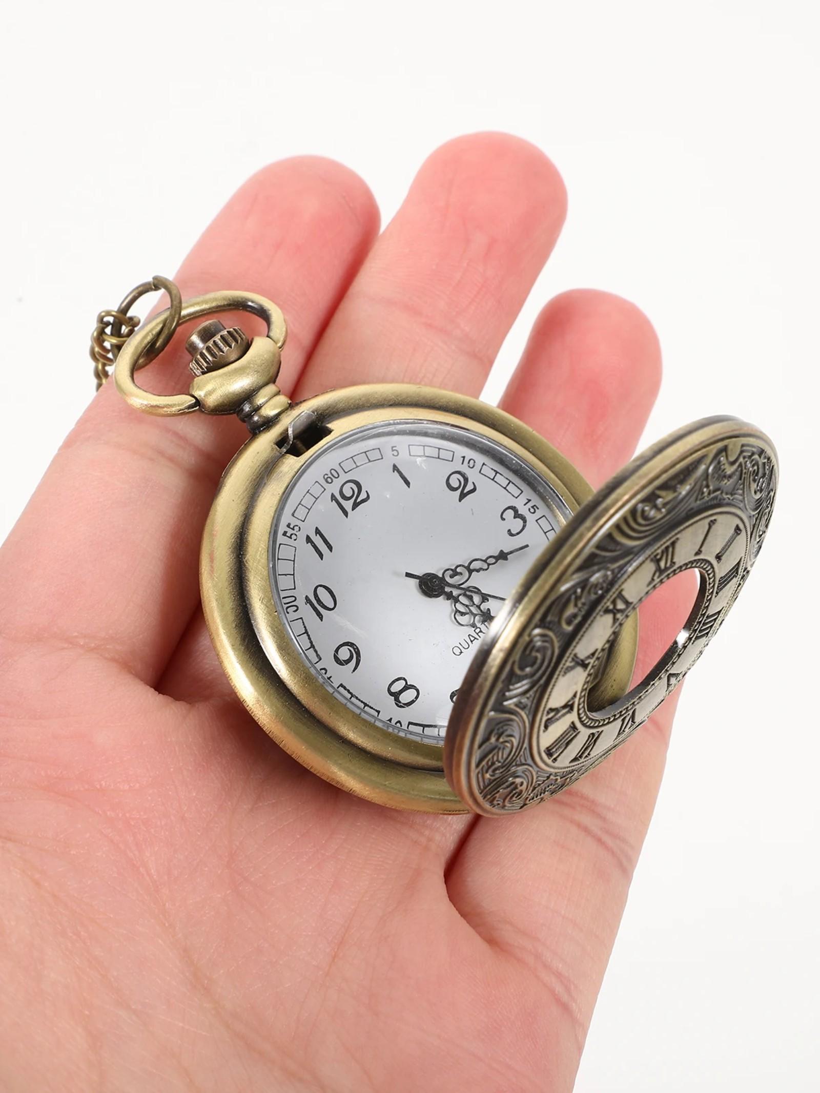 Vintage Flip Cover Pocket Watch, Classic Roman Numerals, Unisex Necklace, Quartz Large Numbers, Elderly Pendant Watch Gift
