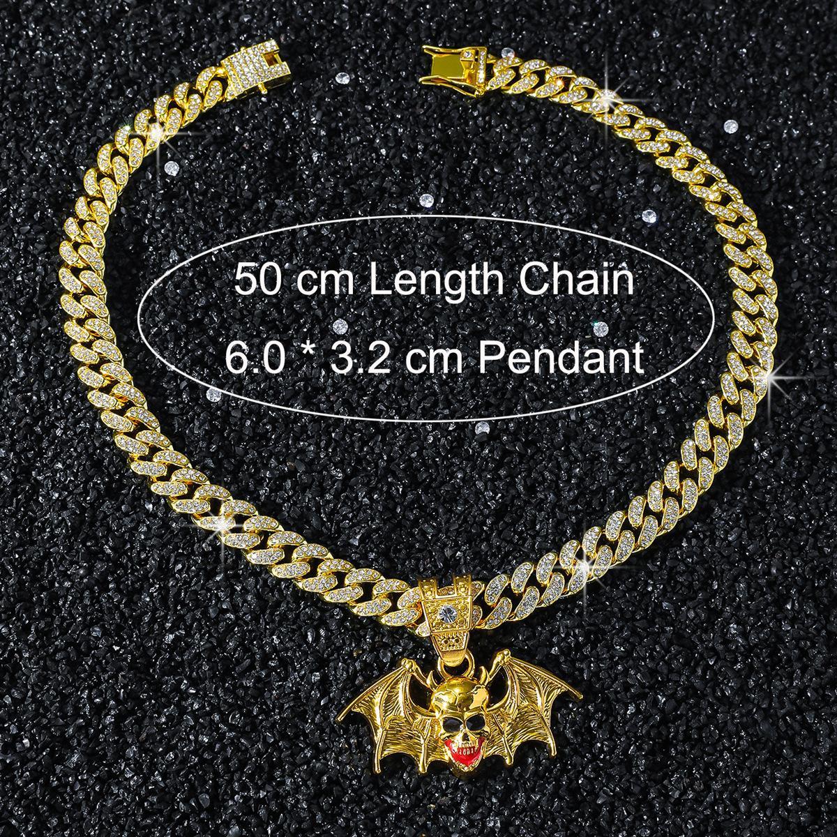 New European and American style personalized men's hip-hop Halloween quirky bat skull pendant necklace