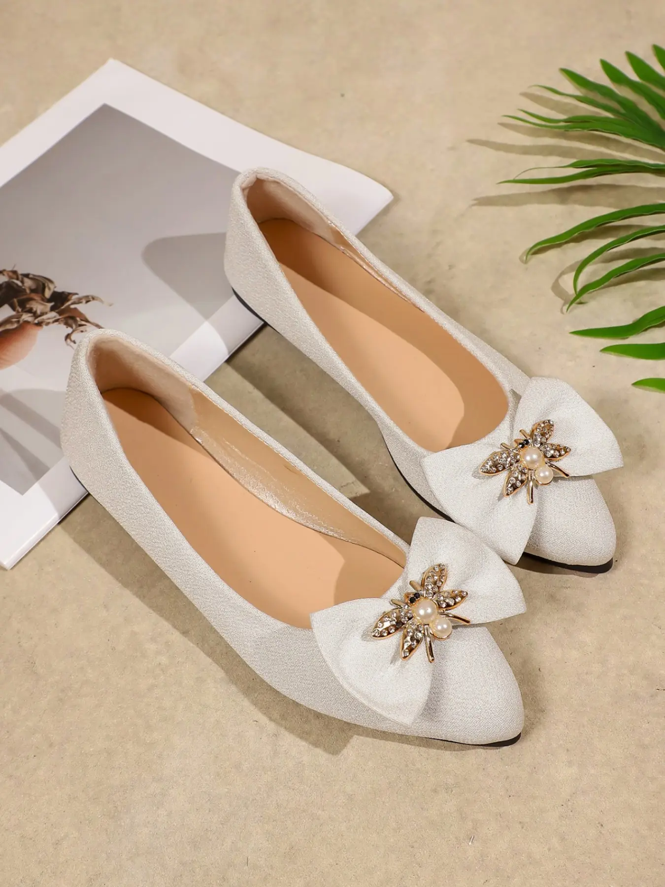 Elegant Bow Crystal Bee Embellished Pointed Flat Shoes Four Colors Bridal Party Commute Walking Footwear