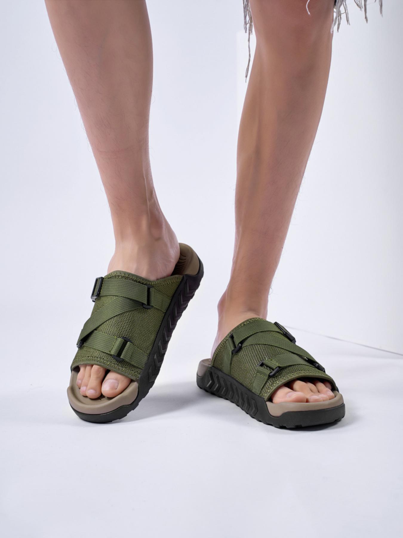 Men's Solid Color Mesh Double Buckle Flip-Flops Thick-Soled Non-Slip Outdoor Sandals Breathable Casual Beach Slippers