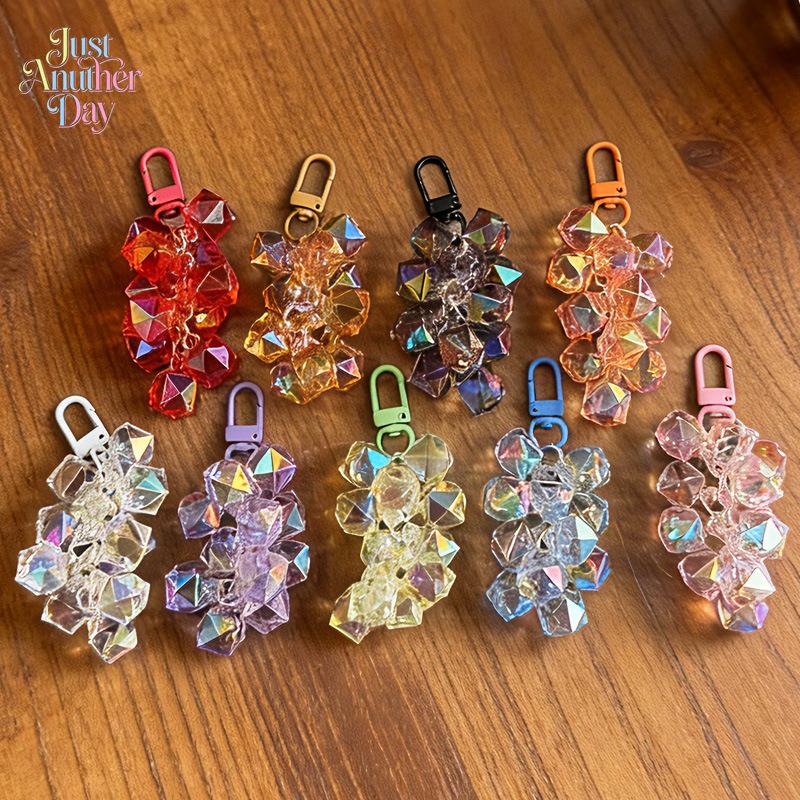 Cute Transparent Grape Cluster Keychain, Shiny Diamond Beaded Bag Charm, Kawaii Iridescent Hanging Ornament for Backpacks, Gifts for Girls