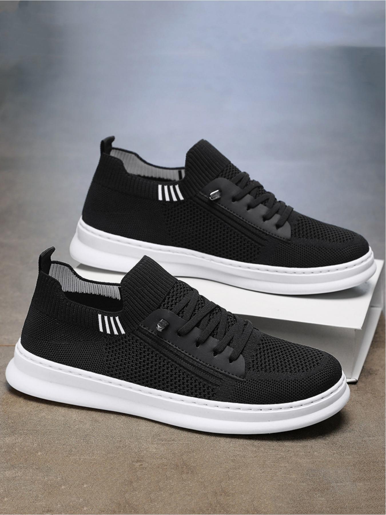 Men's casual sports shoes, lightweight and fit the foot shape, with a white sole that is durable and stable. The elastic shoe opening is paired with a heel loop for easy on and off, making it the preferred choice for commuting sports and casual wear