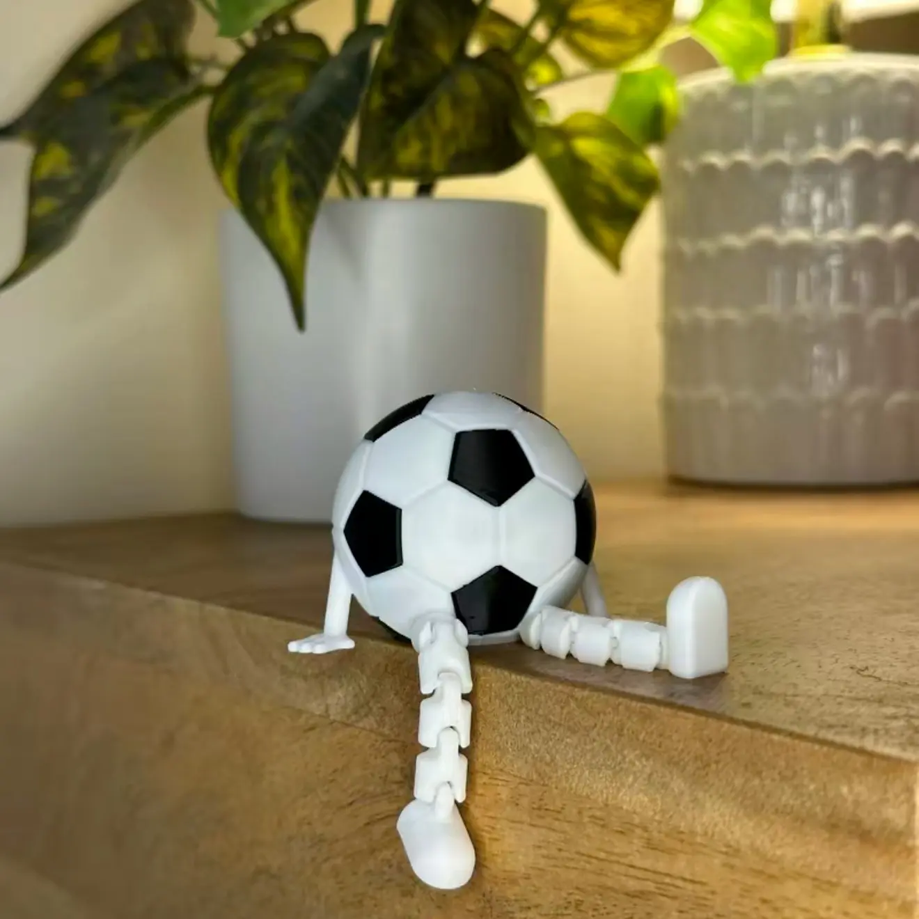 Fun Soccer Desk Decoration, Cute Figurines, Soccer Ball Buddy Ornament, Unique Sports Gift for Fans & Friends, Modern Portable Ornamental Item, Cute Desktop Decoration