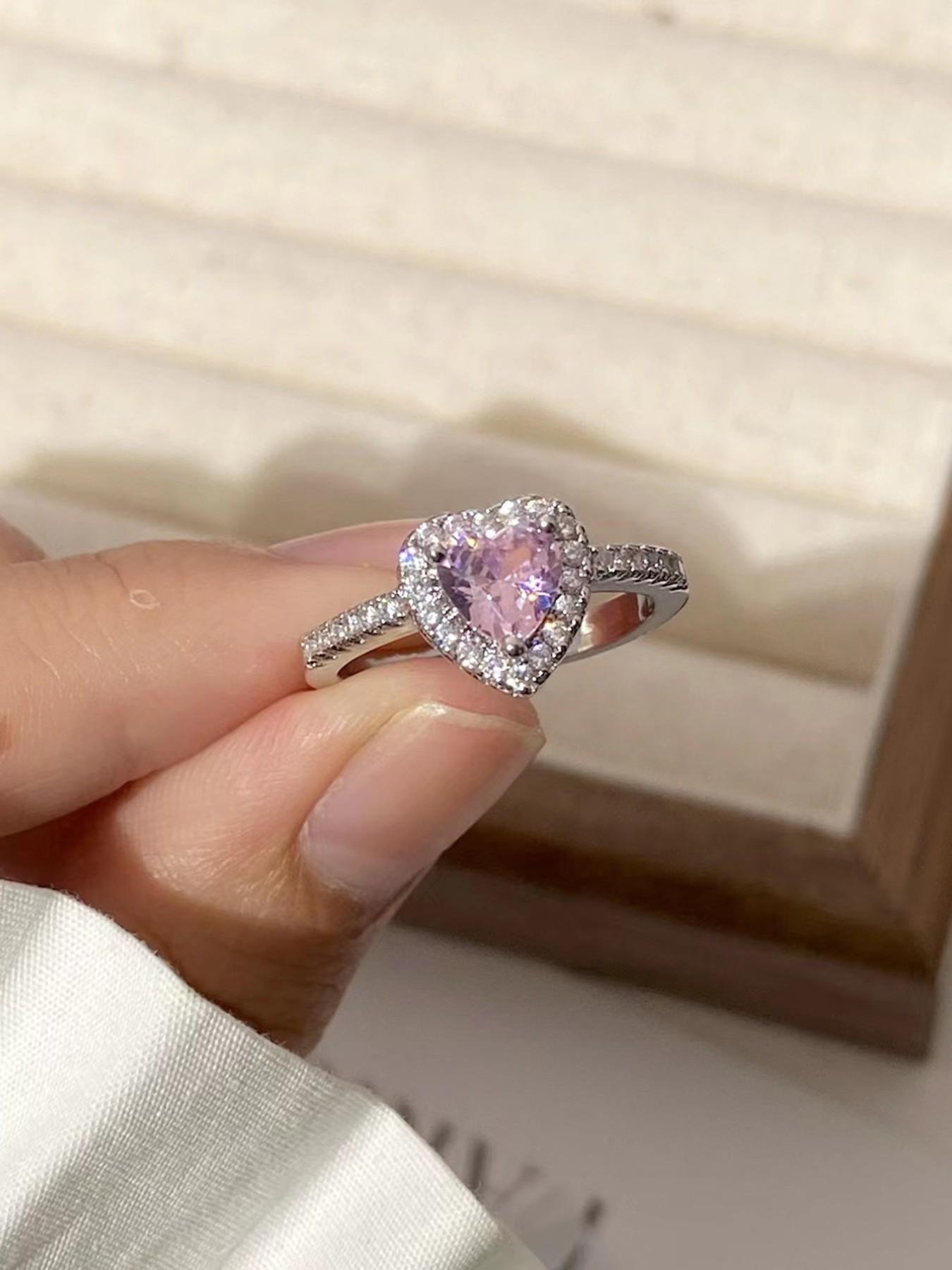 1 PC Elegant Zircon-encrusted Heart-shaped Zircon Ring for Women Fashion Jewelry for Festival Party Daily Clothing Decor Trendy Exquisite Wedding Engagement Promise Ring Ladies Anniversary Party Birthday Valentine's Day Festival Gift for Girlfriend