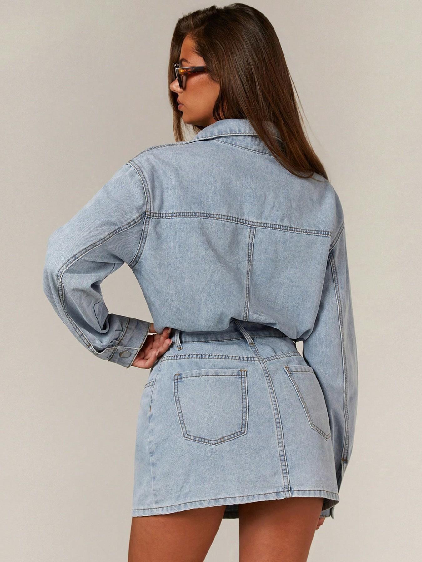 Women's Long Sleeve Utility Pocket Single-Breasted Casual Light Wash Denim Dress, Shirt Collar Classic Style, Waist-Cropped Design for All Body Types, Essential Streetwear Piece