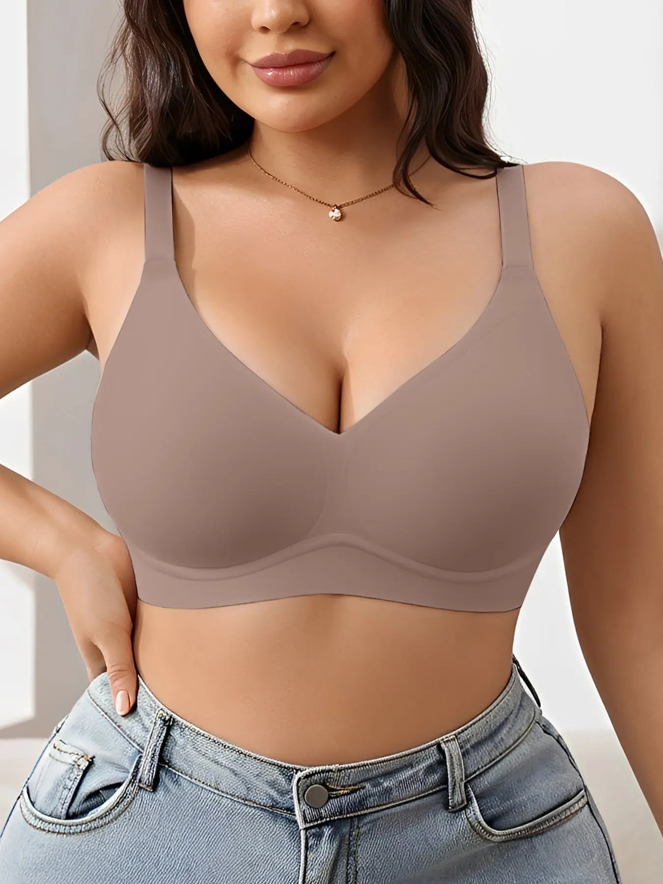 Women's Plus Size Casual Bra, Deep V Wireless Push-Up, Lined with Pads, Soft Comfort, Adjustable Straps, Medium Support, All Seasons