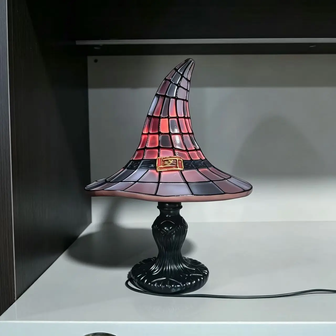 Vintage Stained Glass Witch Hat Lamp, Spooky Glow Nightstand Decor, Gothic Style Gift for Halloween, Unique Home Decoration