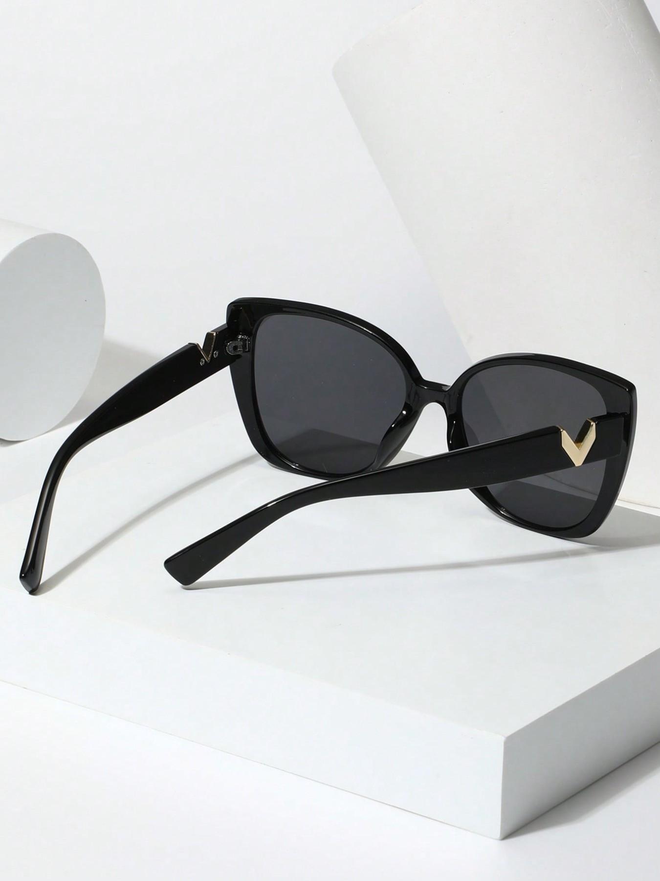 Women's Casual Cat Eye Glasses, Thick Frame Vintage Style, Decorative Metal Accessories, Summer Daily Wear, Includes Case & Cloth