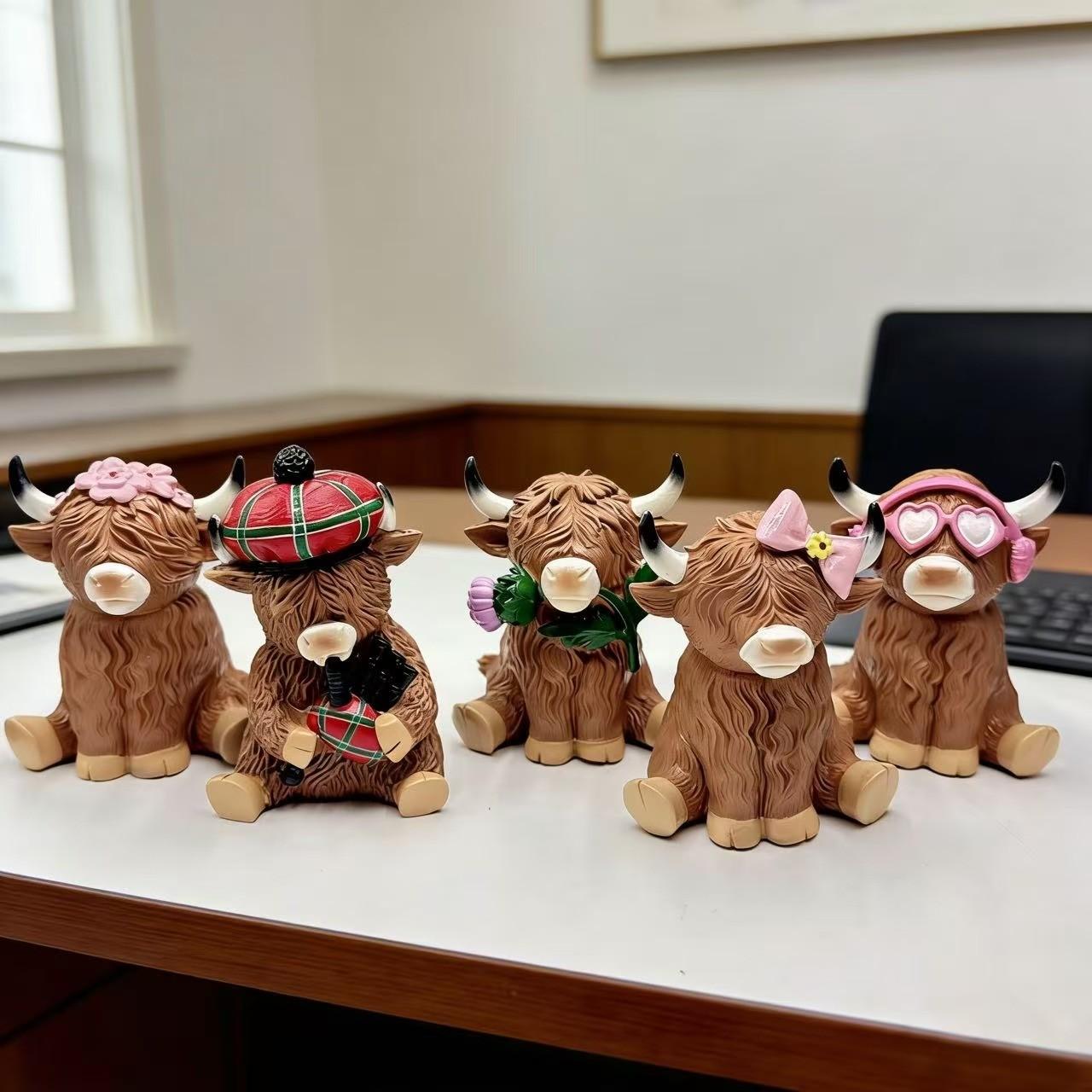 Collectible Figurines Mini Creative Resin Animal Statues, Highland Cow Ornament, Festival Decor, Movie Souvenir, Best Holiday Gift