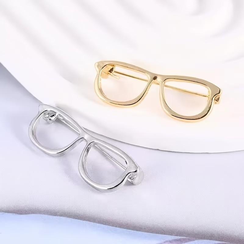 10-Pack Durable Safety Pins, Multi-Functional Sewing and Crafting Supplies, Fashionable Alloy Design, Ideal for Clothing Alterations