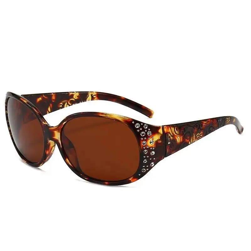 Brown Tortoise / Brown