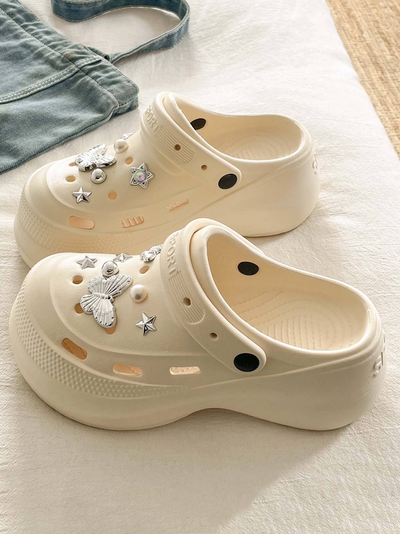 2026 New Fashion Versatile Holey Shoes for Women, Eva Comfortable Breathable Thick Sole, Simple Casual Beach Sandals, Outdoor Garden Shoes, Slipper, Slippers Shoes