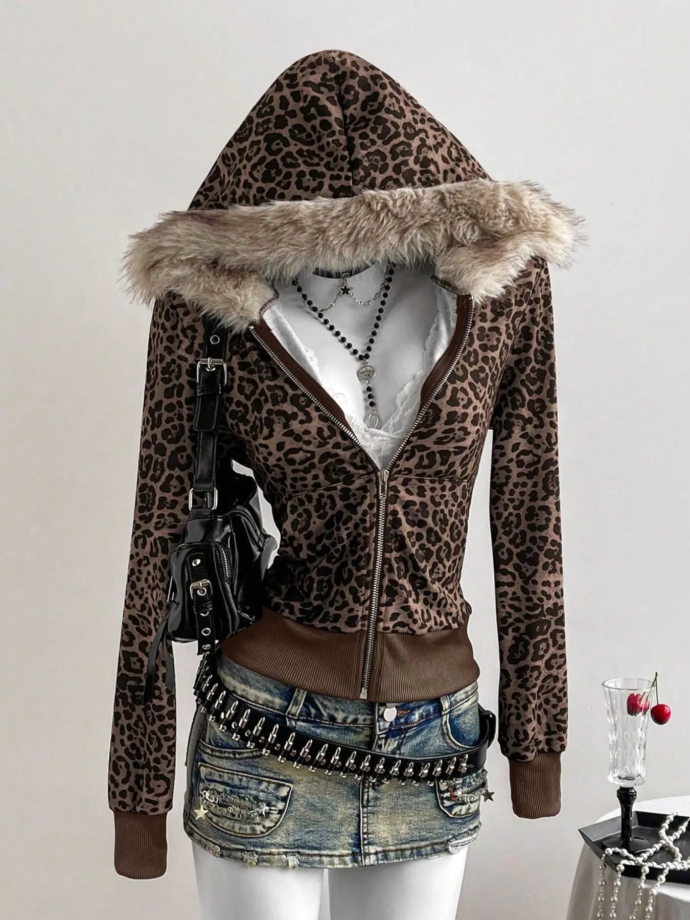 Fitted Zip Up Hooded Jacket for Women, Long Sleeve Cropped Outerwear with Furry Trim on Hood, All Over Leopard Print, Slim Fit Y2K Streetwear Coat, Trendy Casual Layered Outfit for Daily Wear and Night Out, Vintage Style Outerwear