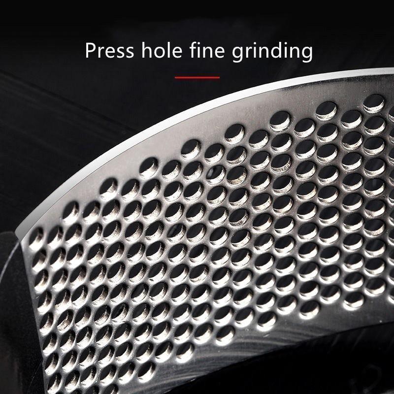 Manual Garlic Press with Handle, Stainless Steel Rolling Garlic Crusher for Effortless Cooking, Portable Kitchen Tool for Home Use