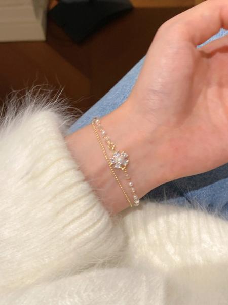 Women's Elegant Faux Pearl & Artificial Crystal Decorated Flower Design Layered Bracelet, Exquisite Trendy Bracelet, Fashionable Jewelry for Women As Gift