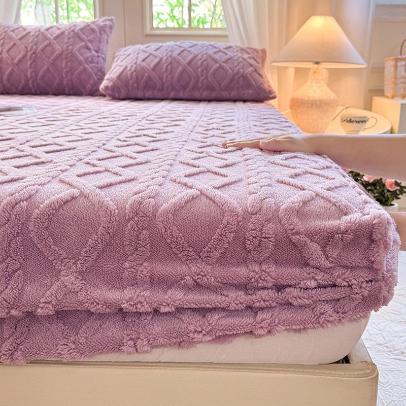 King Queen Size Diamond Pattern Bed Sheet Set, Soft Washable Fabric, Deep Pocket Design, Includes 1 Fitted Sheet and 2 Pillowcases #GLOBAL PICKS