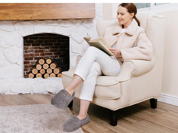 EverFoams Women’s Cozy Slippers – Soft Curly Memory Foam House Shoes, Lightweight Classic Slide with Polar Fleece Lining!