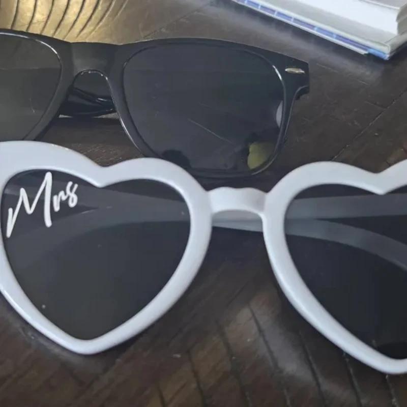 2pcs Bride/Groom Mr/Mrs White & Black Glasses Photo Props Wedding Decor Bridal Shower Party Supplies Groom Bride To Be Gift