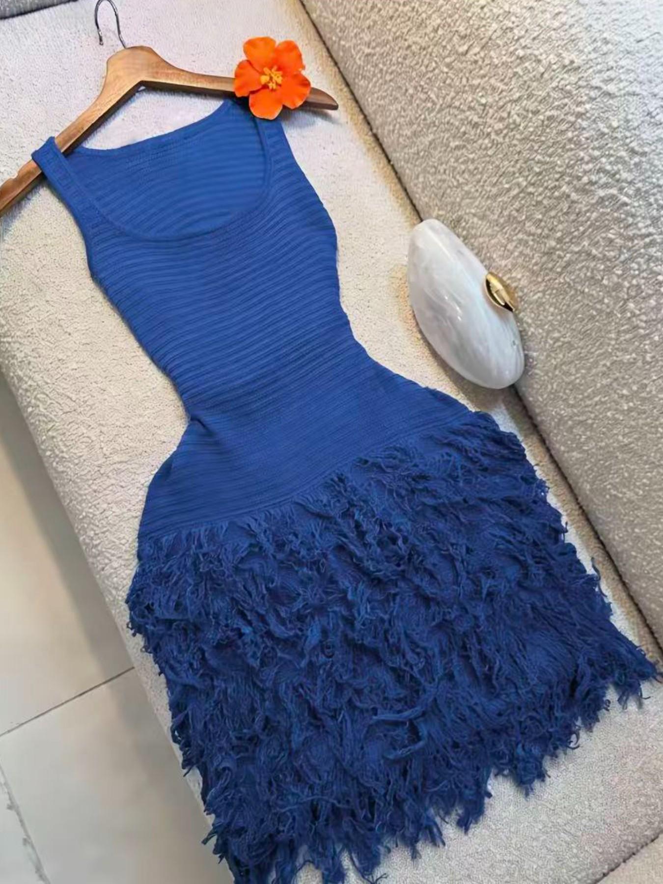 Elegant Sleeveless Knit Dress for Women, Summer Casual Flowy Hem with Fringe Trim, Stylish and Slimming Design, Perfect for Vacation Wear