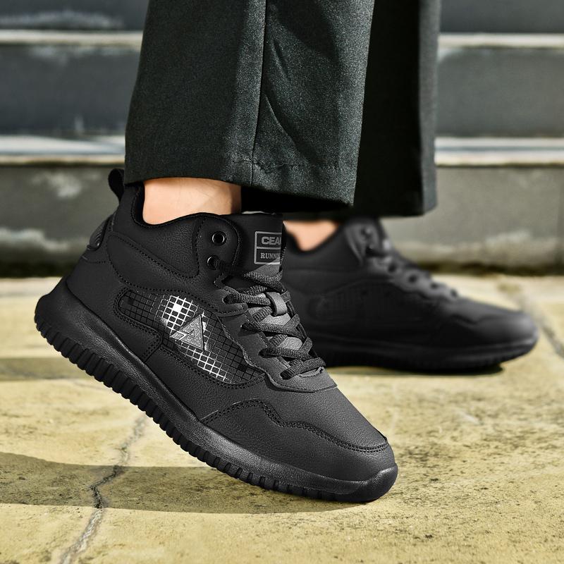 Ubetif Unisex kitchen workshoes Pu Leather Non Slip Food Service Shoes, Water & Oil Resistant, Comfortable, Lightweight Footwear for Men, Slip-on Chef Walking Shoes Work Safety Boots Black