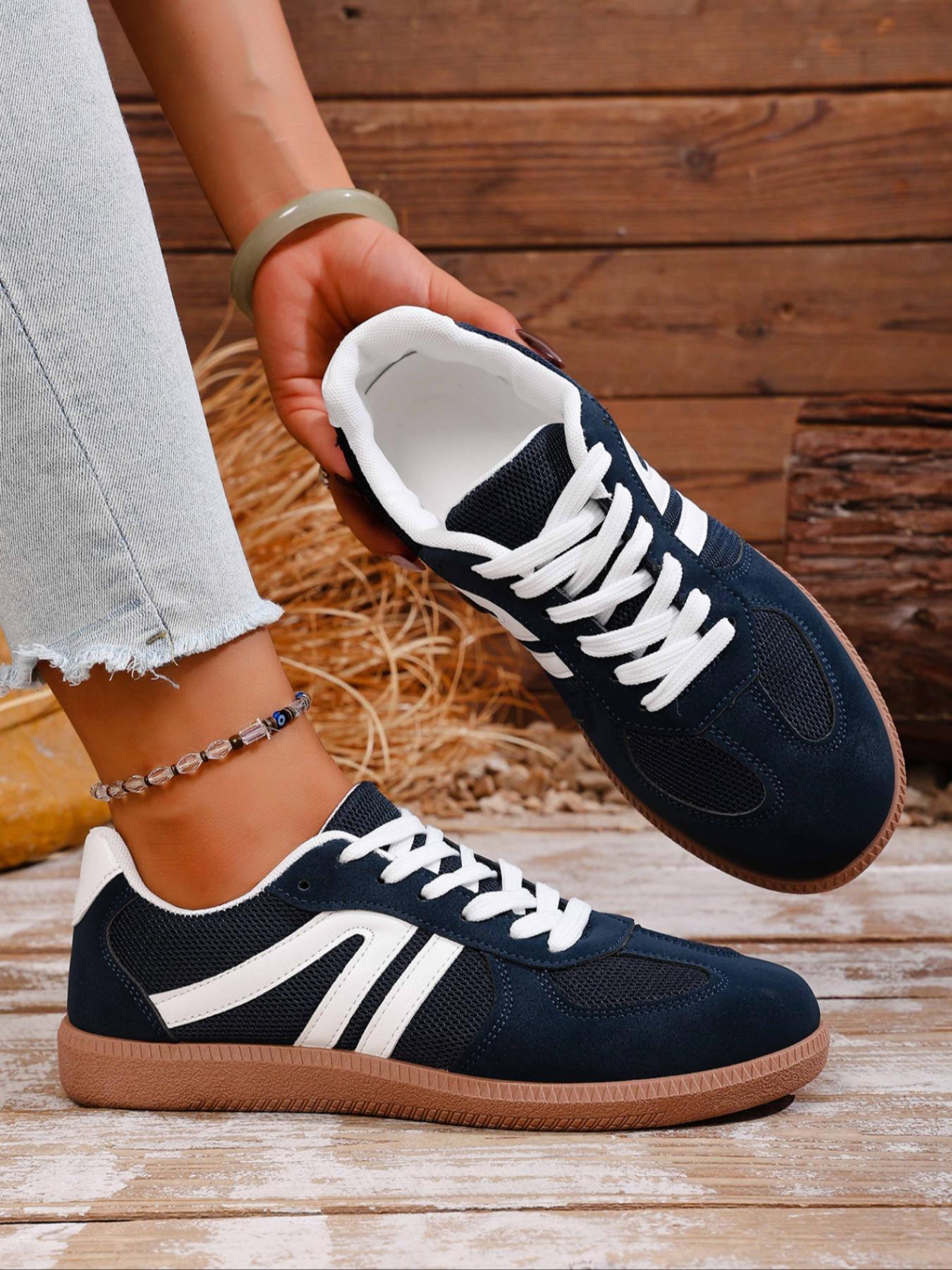 Women's Medium Gray & White Two-Tone Suede Retro Sneakers Low-Top Lace-Up Design Gum Sole Casual Daily Fashion Footwear Outdoor Walking Lifestyle Shoes Casual Athletic Footwear Christmas heartwarming gift