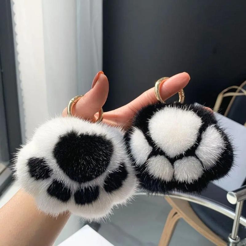 Cat Paw Pendant Keychain Couple Keychain Fluffy Faux Fur Keychain Charm Cute Soft Plush Toy Key Ring Backpack Car Key Pendant