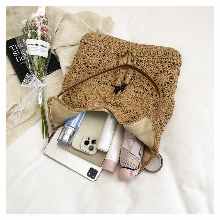 Women's Bohemian Straw Bag, Summer Beach Resort Shoulder Tote, Large Capacity, Hollow Out Design, Fringe Detail, French Style, Commute Friendly