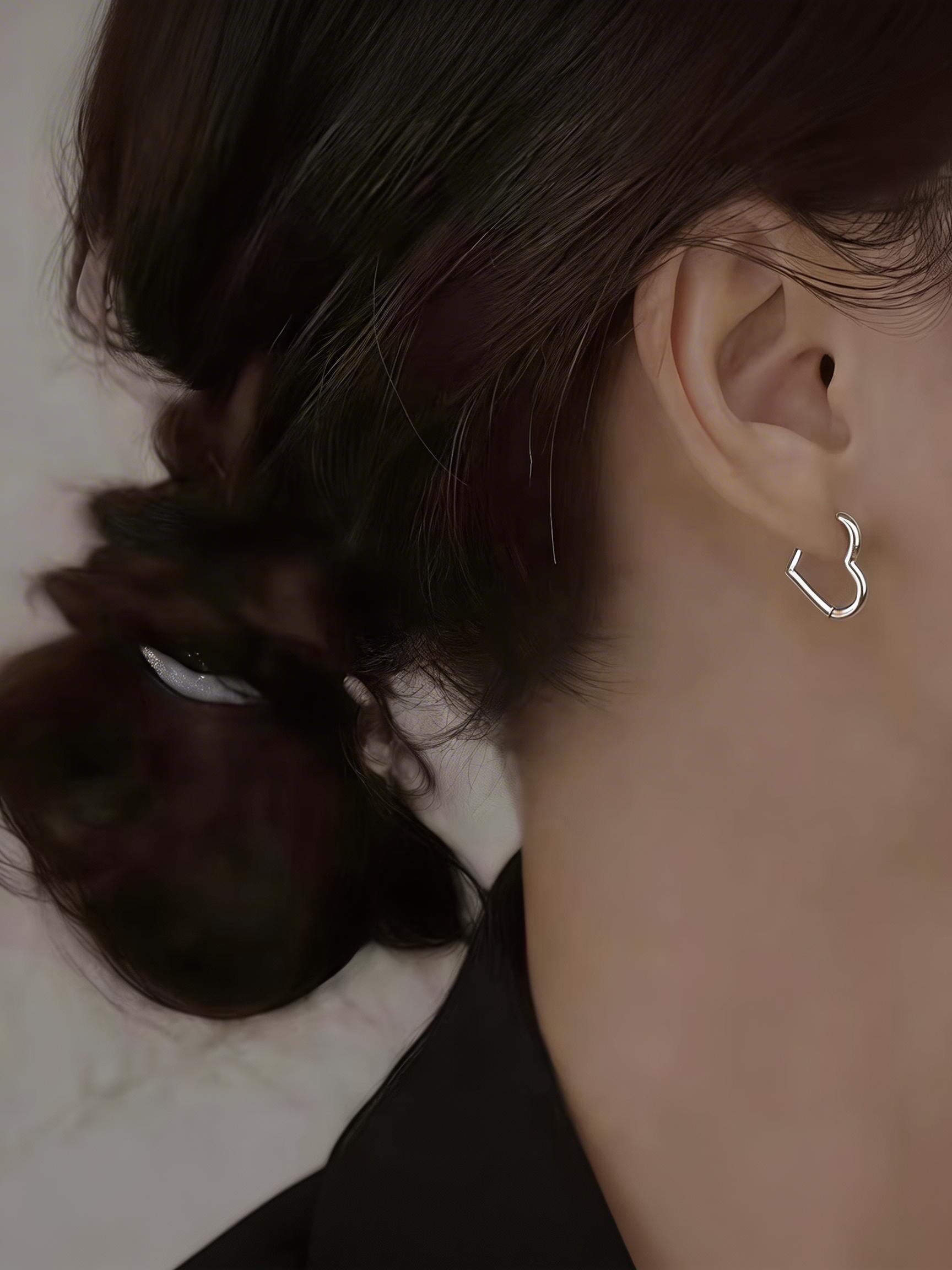 Heart-Shaped Earrings, Low Allergy High-Quality Stainless Steel, Elegant and Simple, Perfect for Daily Wear or Party Decor, Creative Valentine's Gift