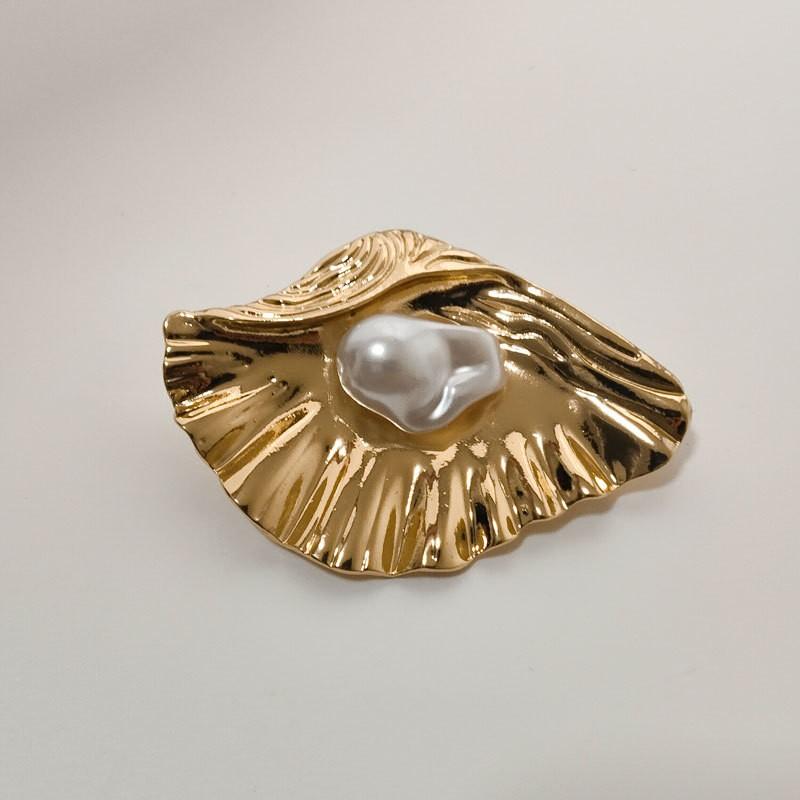French Vintage High-End 3D Metal Shell Brooch, Unique Design Fashion Accessory, Jacket Flower Pin, Stylish Clothing Embellishment