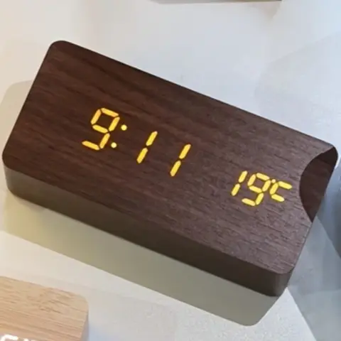 Simple Wooden Alarm Clock, USB Powered Bedside Clock for Bedroom & Study, Minimalist Fashion Home Decor Art, Modern Desk Table Clock for Living Room Office, Ideal Gift for Family Friends, Led Alarm Clock, USB Powered Clocks